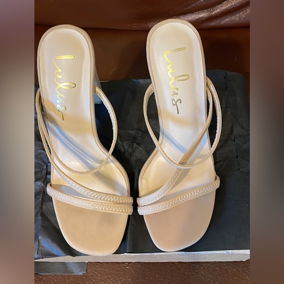 Nude/tan LuLus strappy heels Size 5 - Picture 4 of 5